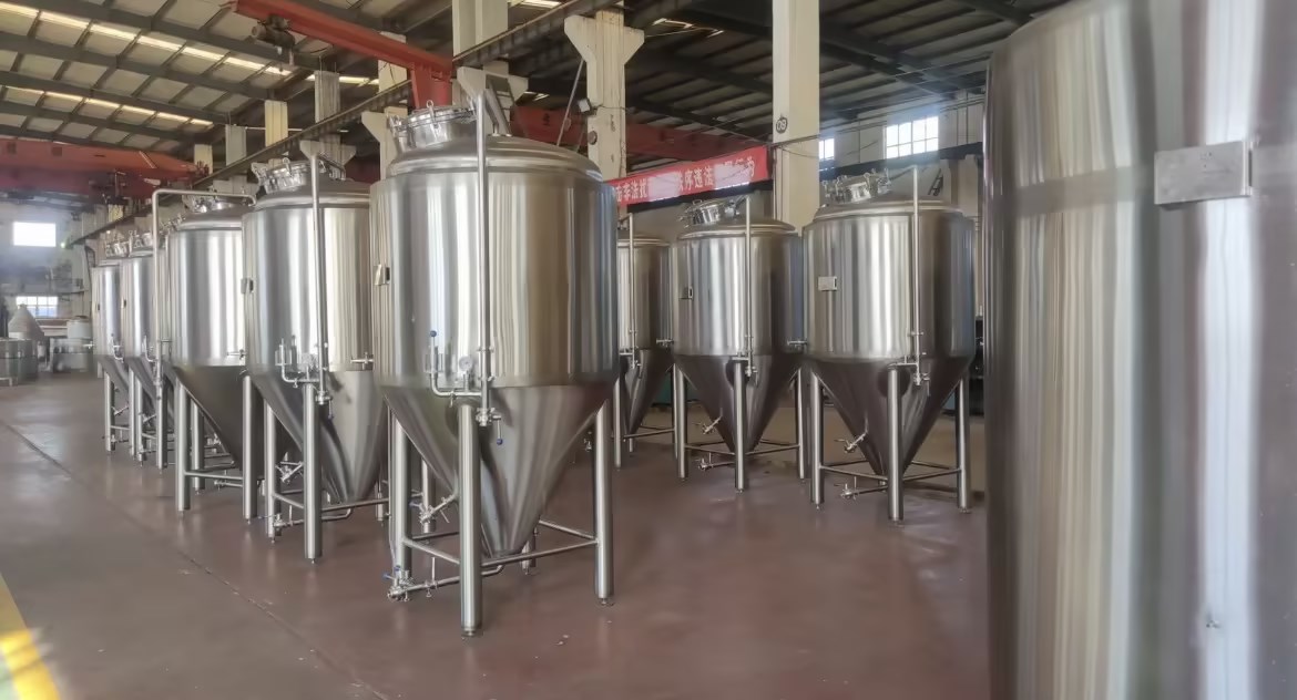 2000L fermenter.jpg