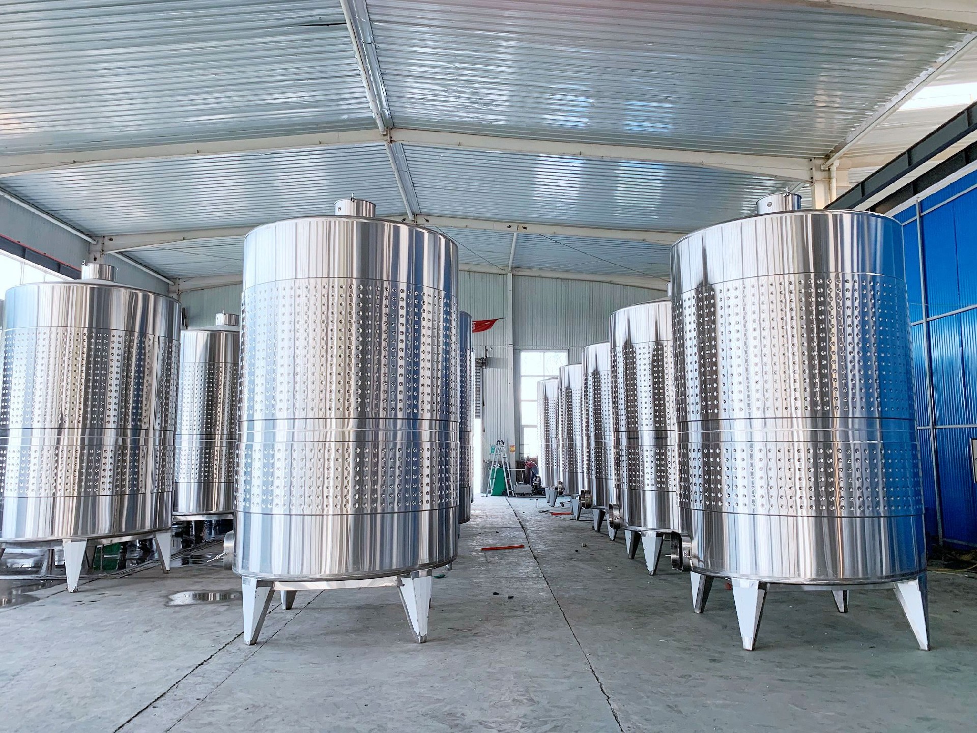 10000L 15000L 20000L stainless steel cooling jacketed wine tank