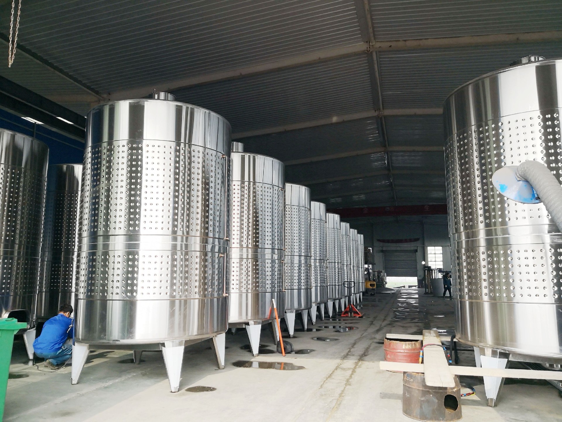 red wine tank
