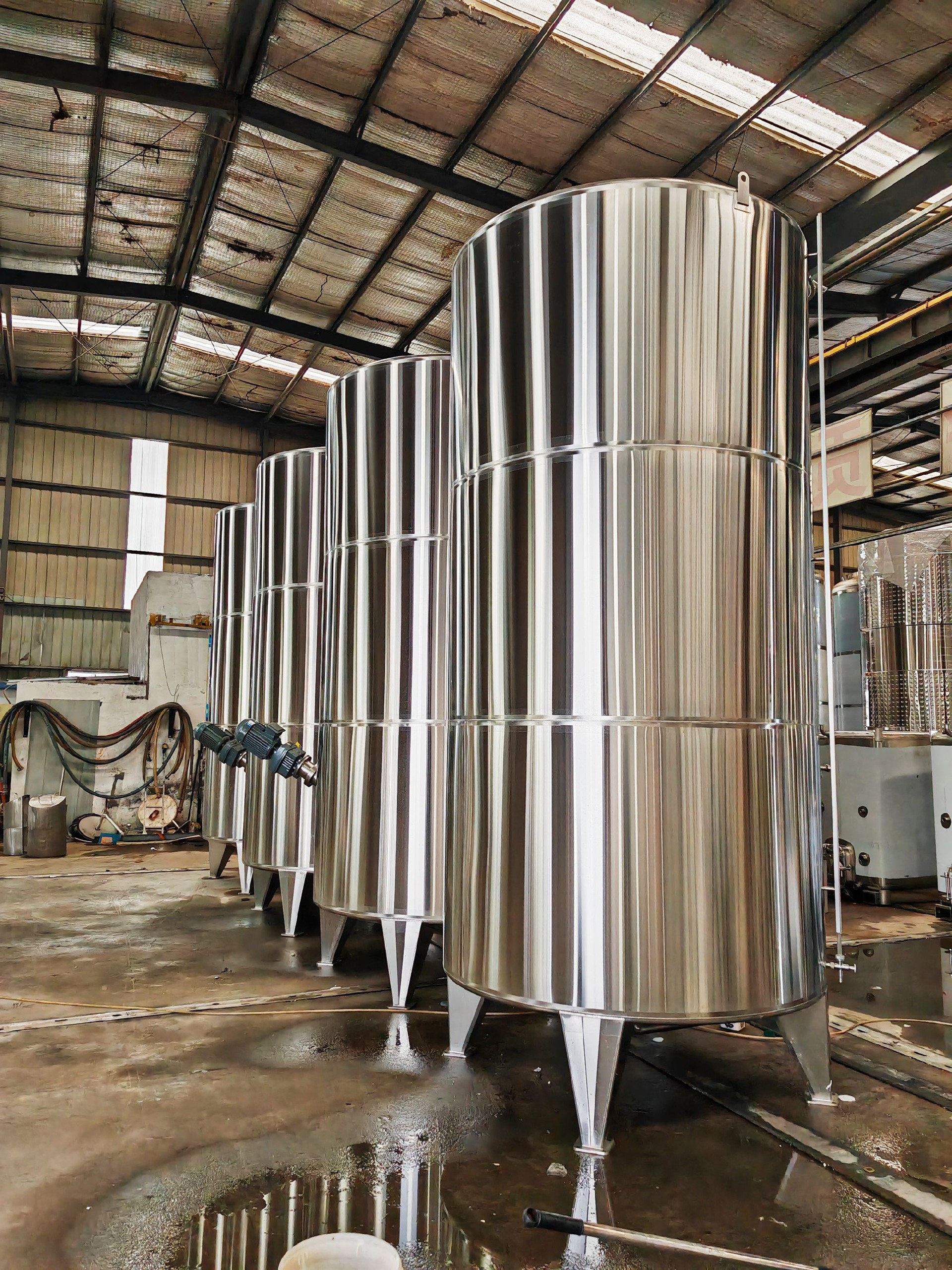 wine mixing tank